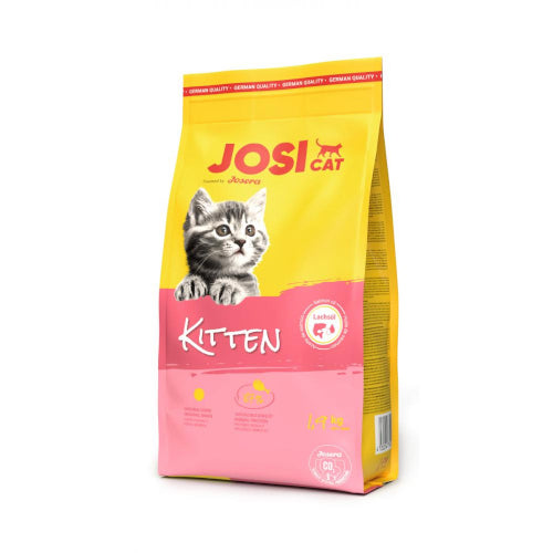 جوسي كات طعام جاف للقطط الصغيرة.