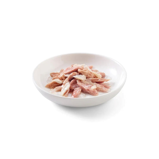 شيزر طعام رطب للقطط البالغة بنكهة التونة مع سمك القاروص في الجيلي 85غ