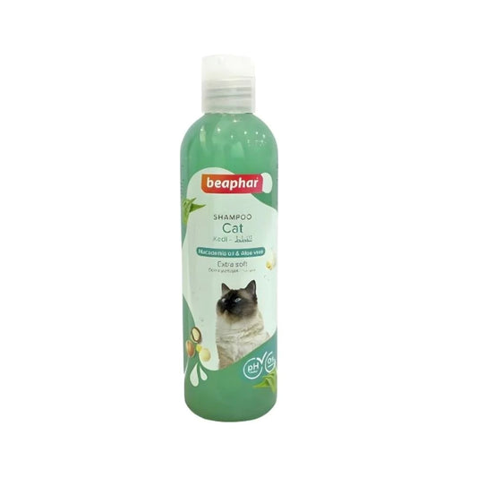 Beaphar cat shampoo with aloe vera scent and macadamia oil  